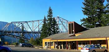 Where To Eat Drink In Cascade Locks Bridgeside Formerly Charburger